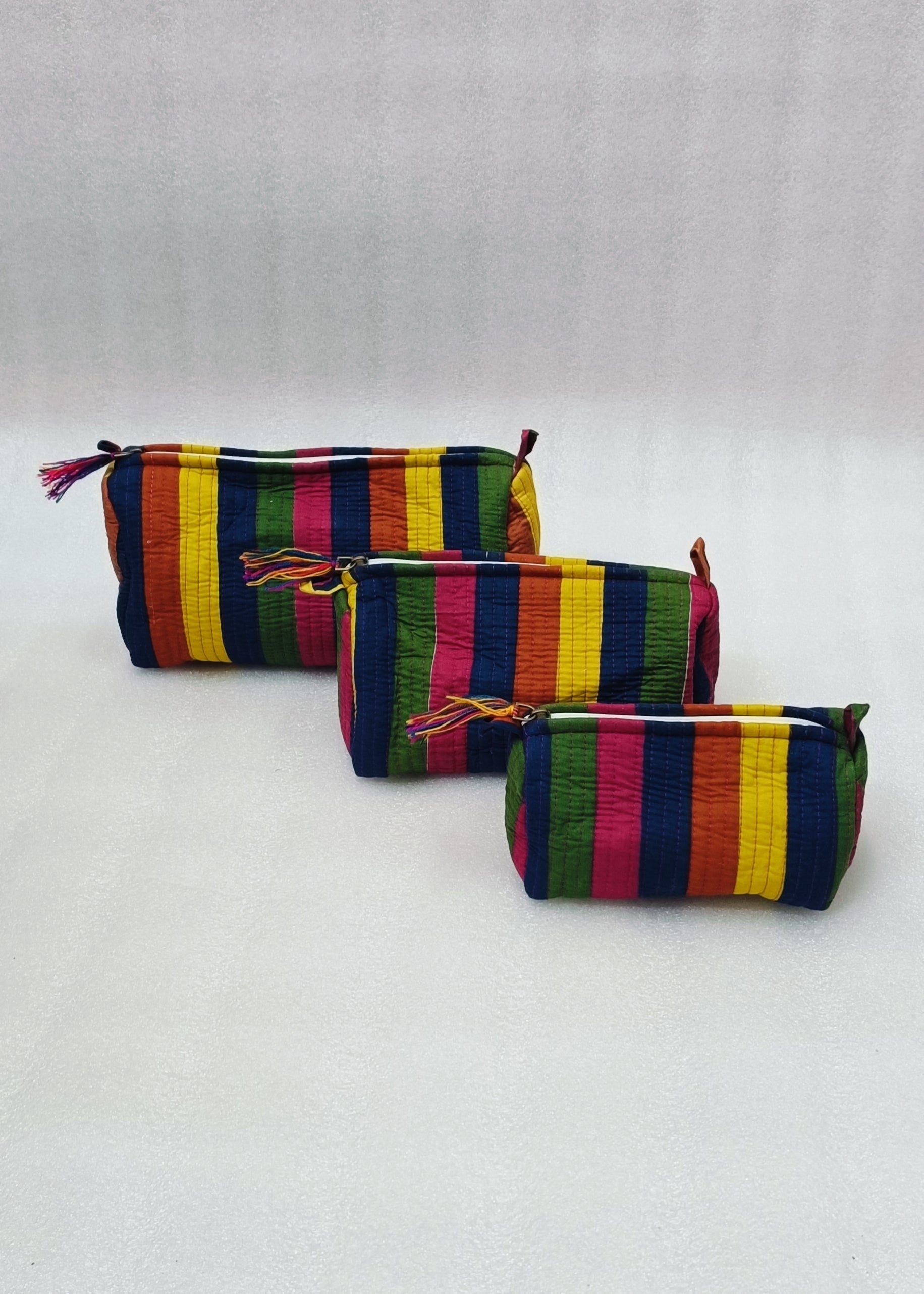 Set of 3 cosmetic bag/pouches with waterproof lining