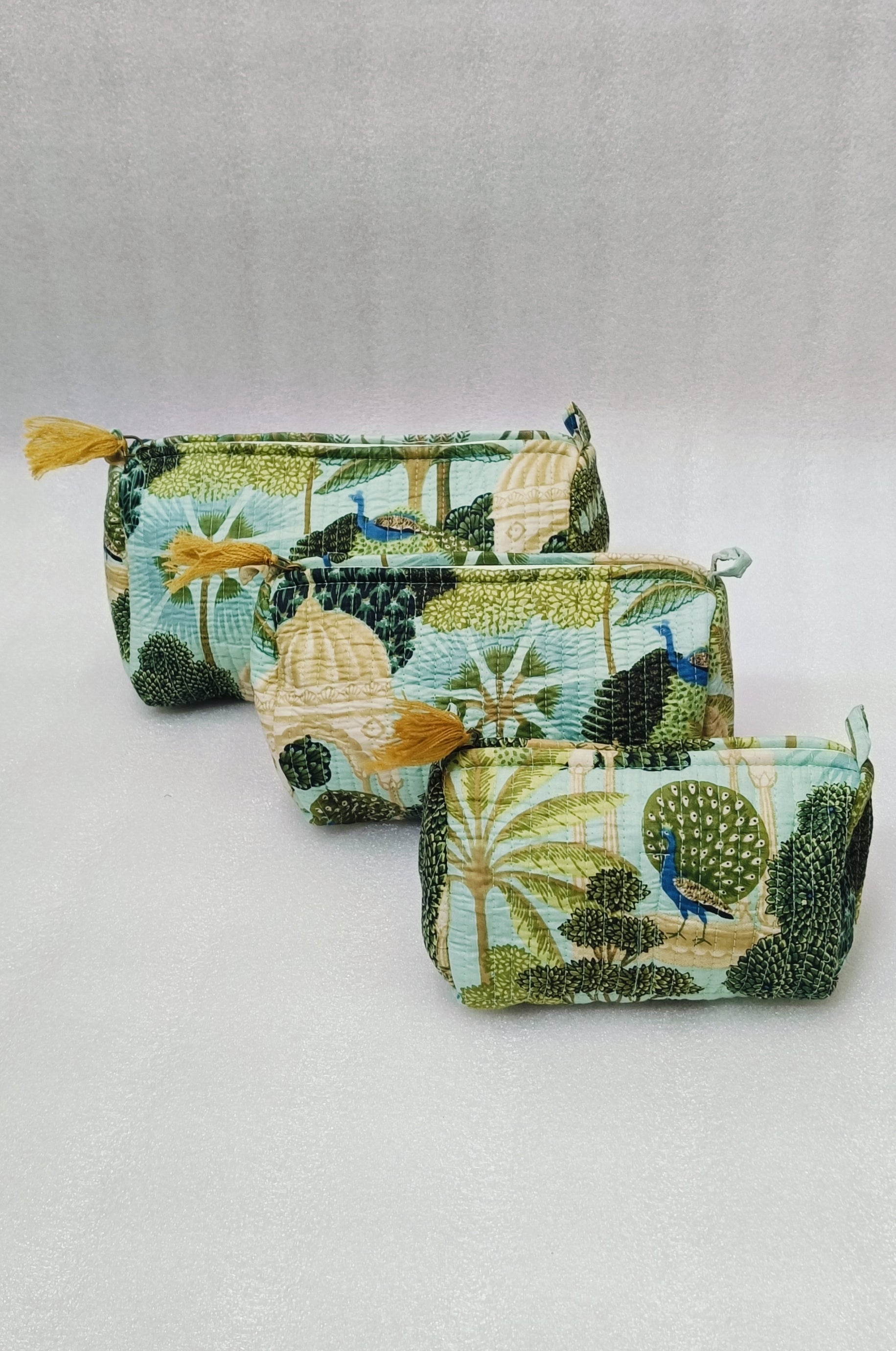 Set of 3 cosmetic bag/pouches with waterproof lining