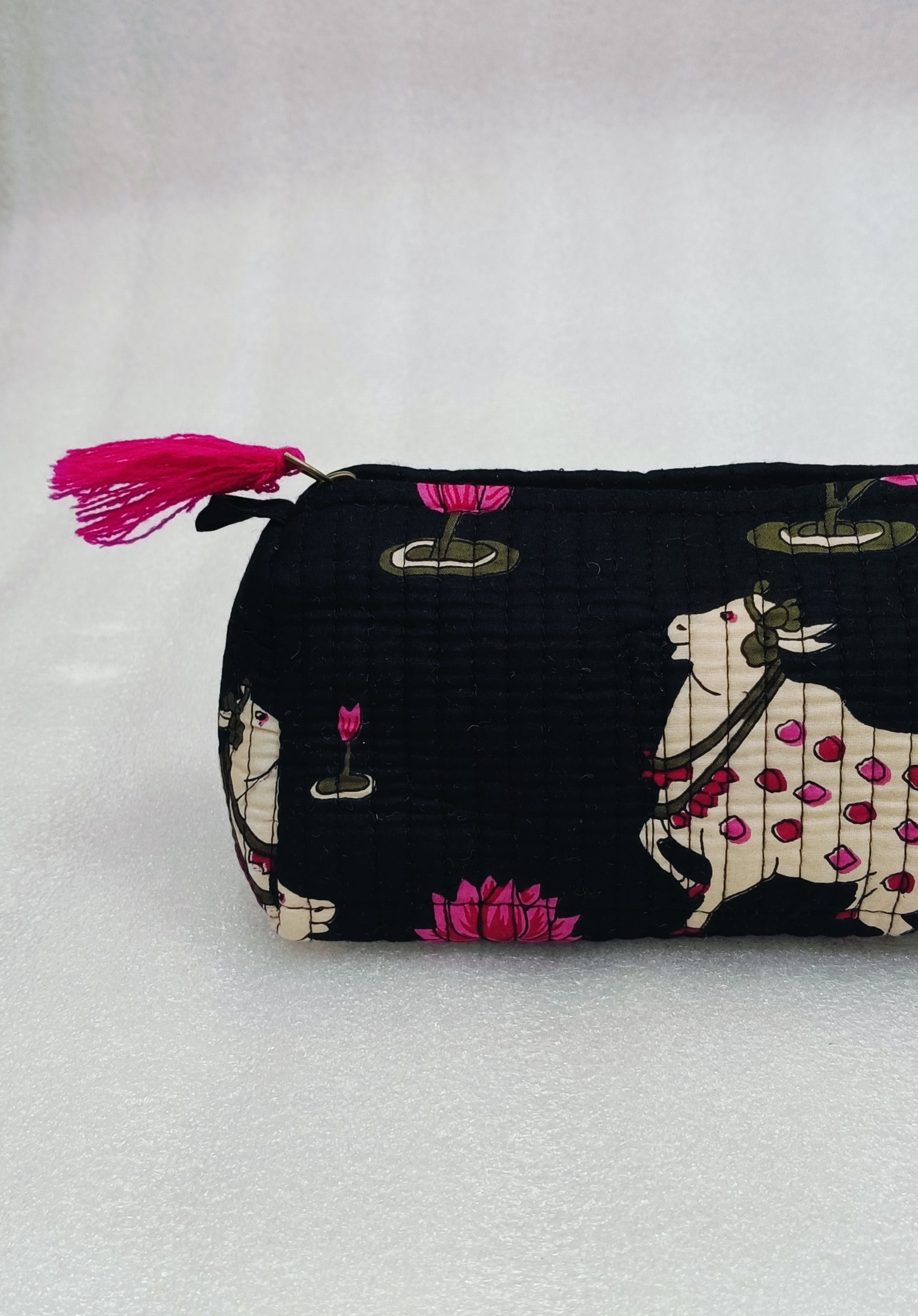 Set of 3 cosmetic bag/pouches with waterproof lining