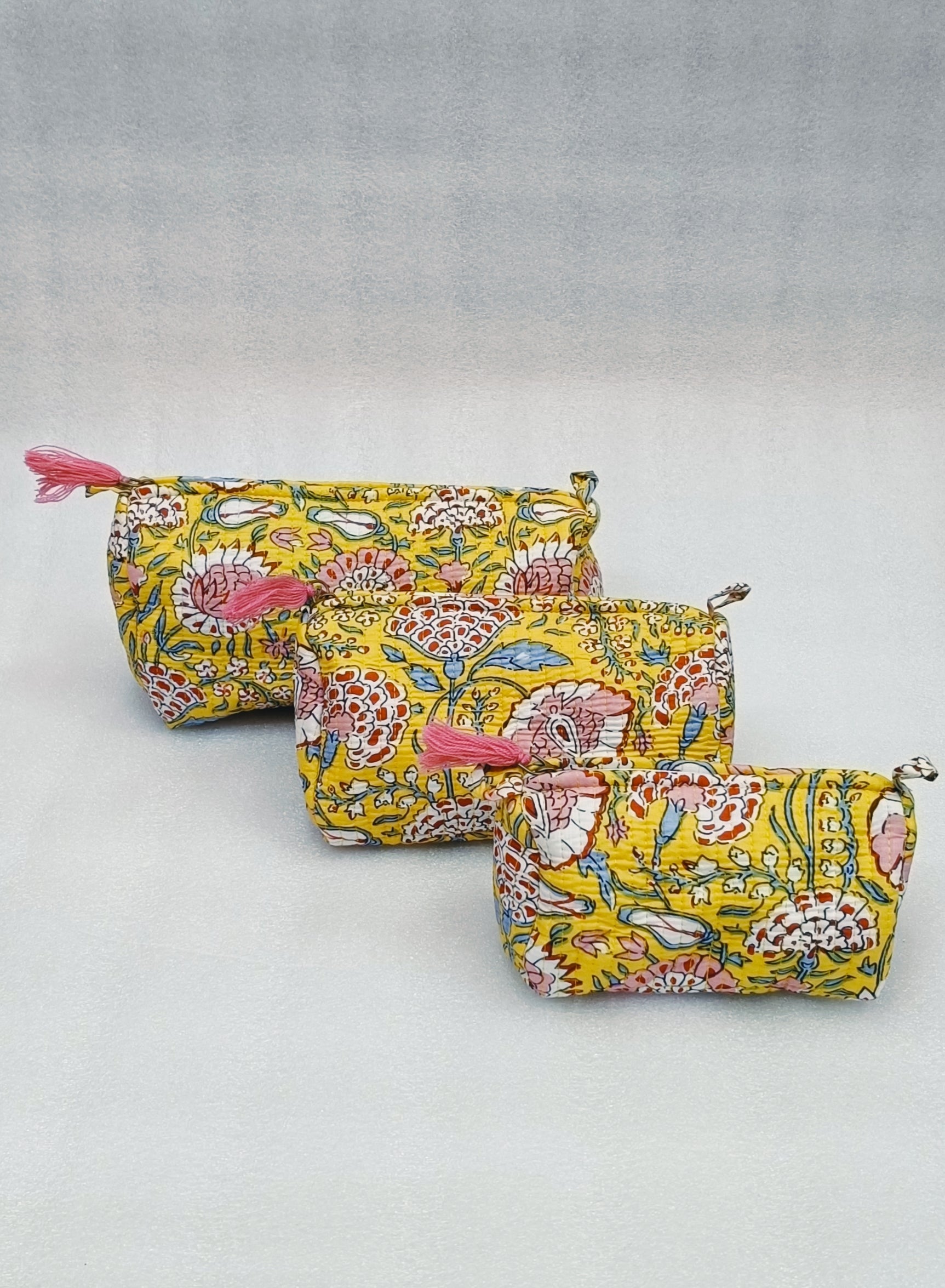 Set of 3 cosmetic bag/pouches with waterproof lining