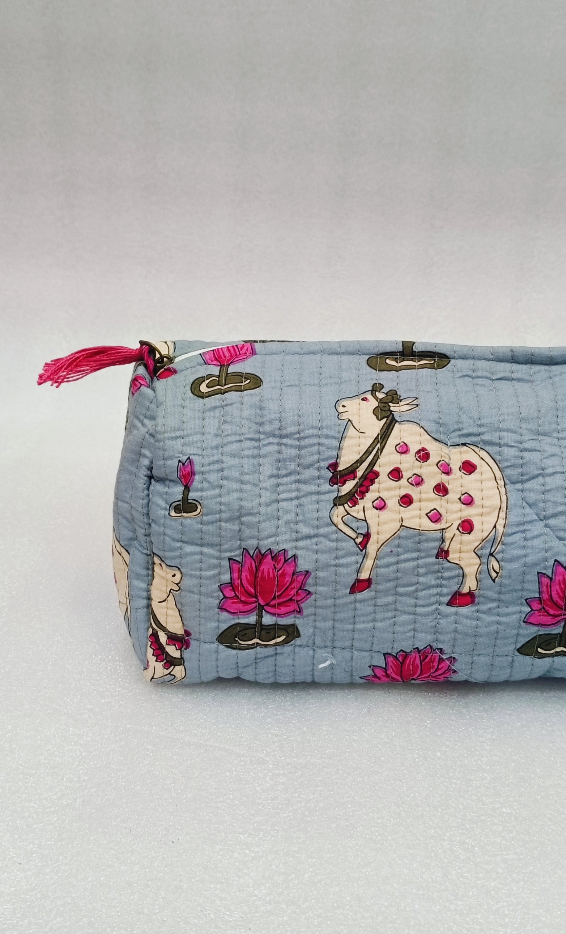 Set of 3 cosmetic bag/pouches with waterproof lining