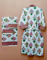 Gift Box – 1 Unisex Bathrobe, 1 Bath Towel, 2 hand Towels