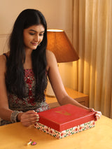 Gift Box with Handblock Printed Canvas Cotton Table Runner & Set Of 6 Mats