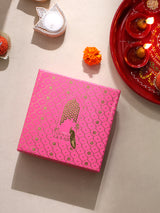 Gift Box with 6 Cotton napkin & wooden napkin rings