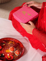 Gift Box with 6 Cotton napkin & wooden napkin rings