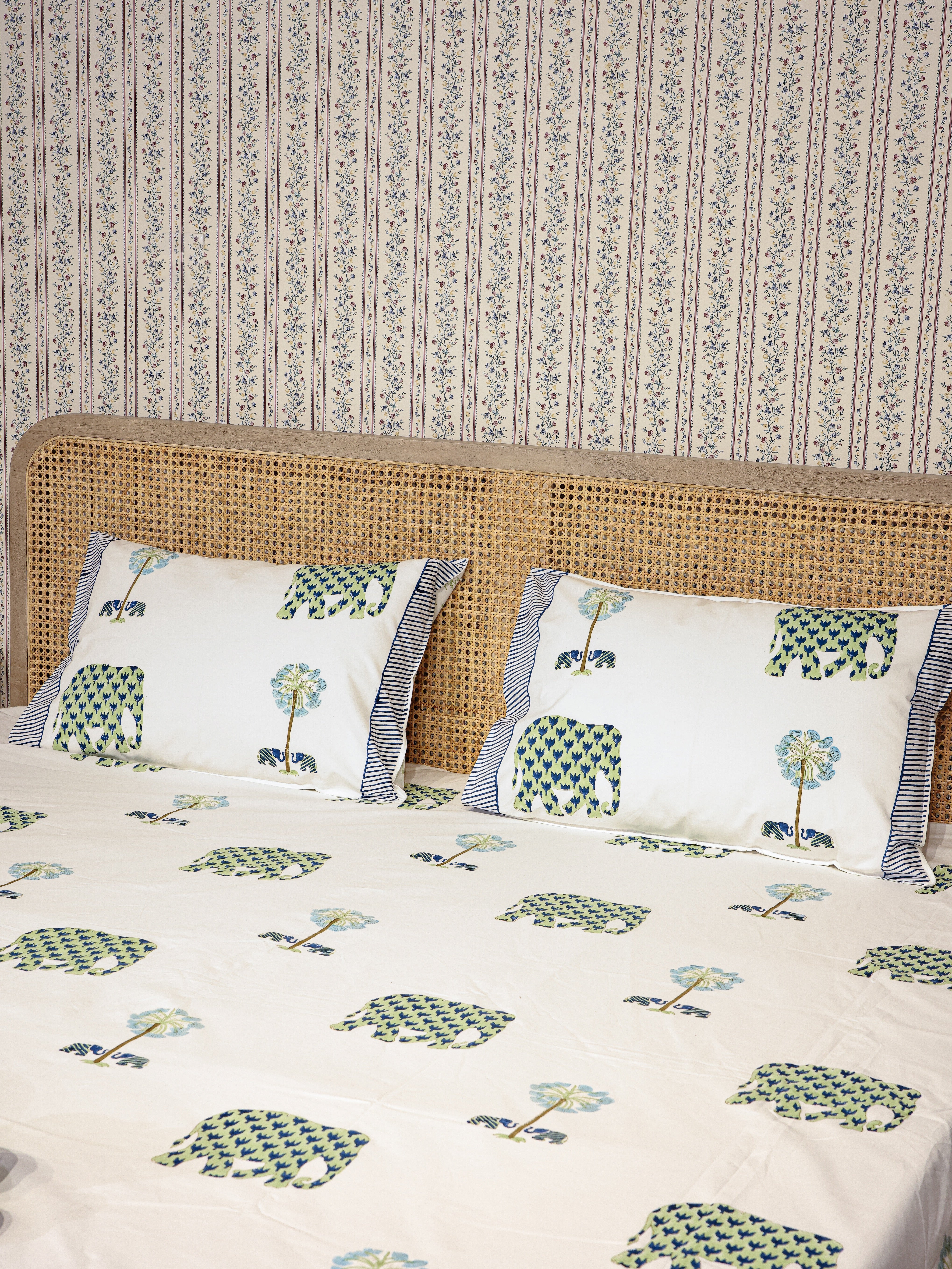Premium Percale Cotton Super King Bedsheet with 2 Pillow Covers