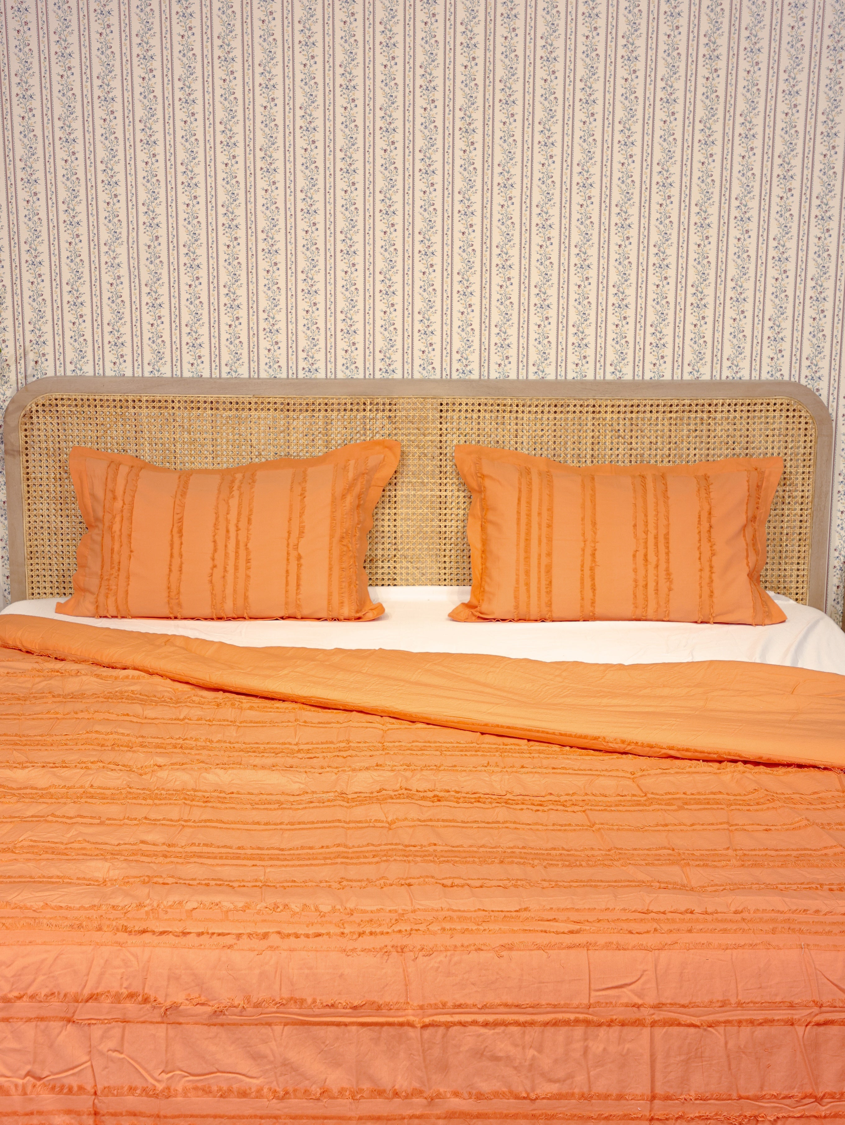 King Size Double Bed Tufted Cotton Quilt with Microfibre filling & 2 Pillow Covers