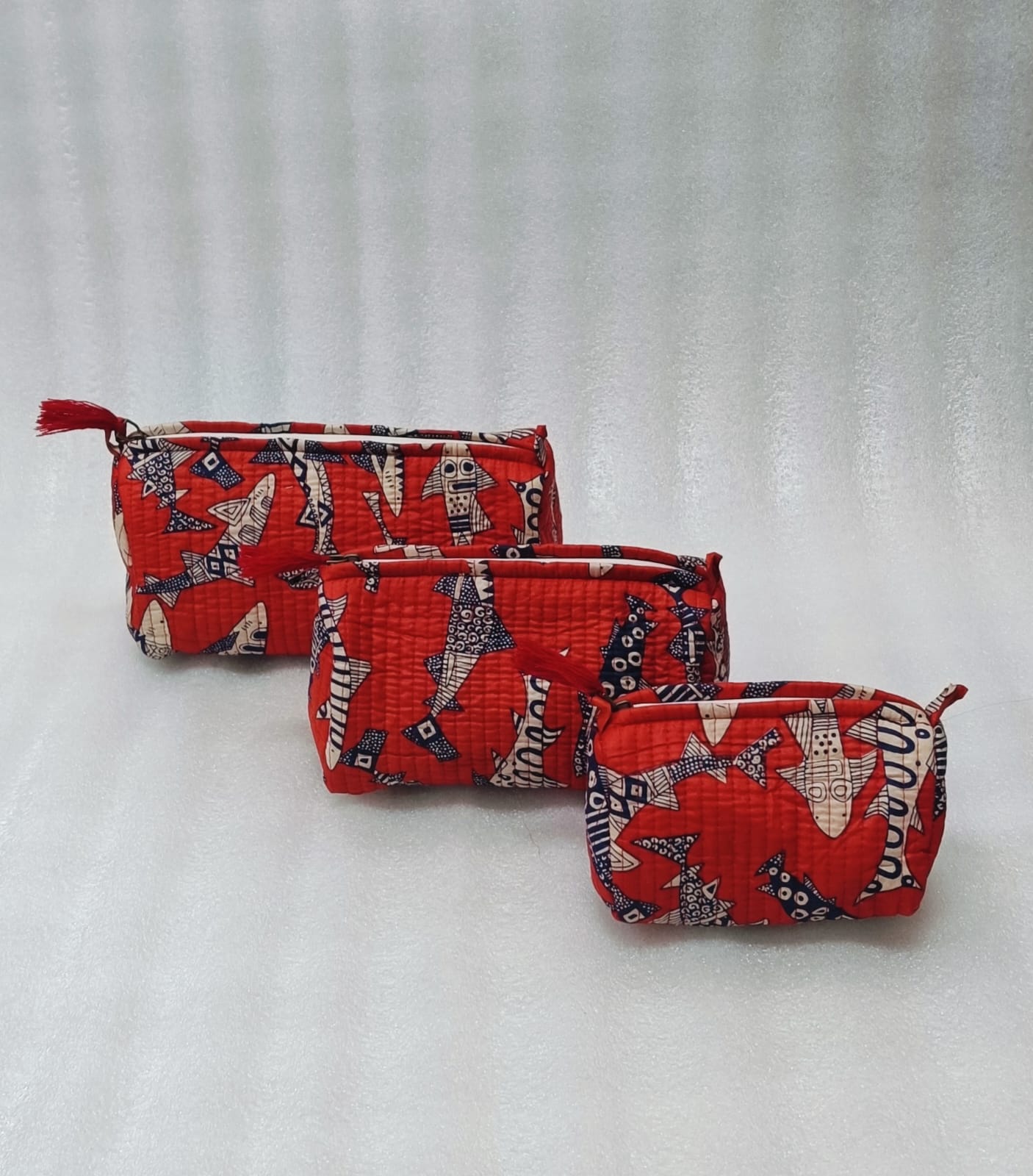 Set of 3 cosmetic bag/pouches with waterproof lining