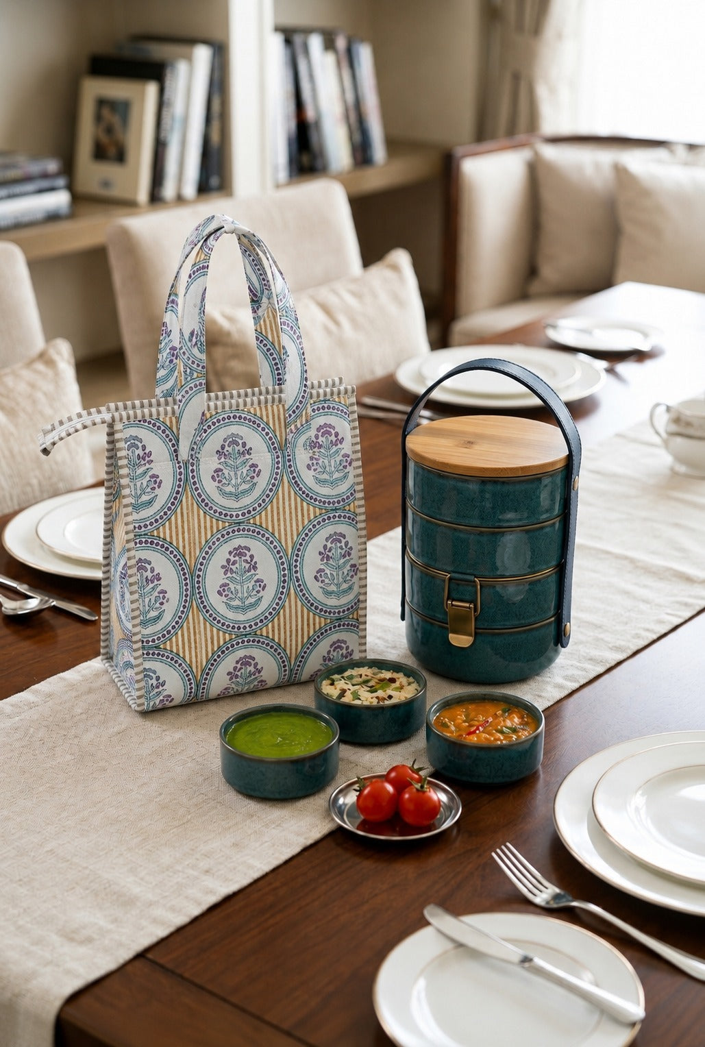 Handblock Printed Insulated Lunch Bag in Canvas Cotton with Zipper Closure (10*14*5  inches)