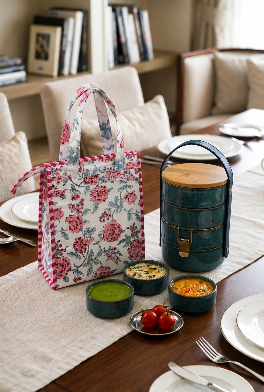 Handblock Printed Insulated Lunch Bag in Canvas Cotton with Zipper Closure (10*14*5  inches)