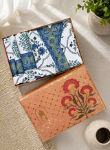 Gift Box – 1 Unisex Bathrobe, 1 Bath Towel, 2 hand Towels