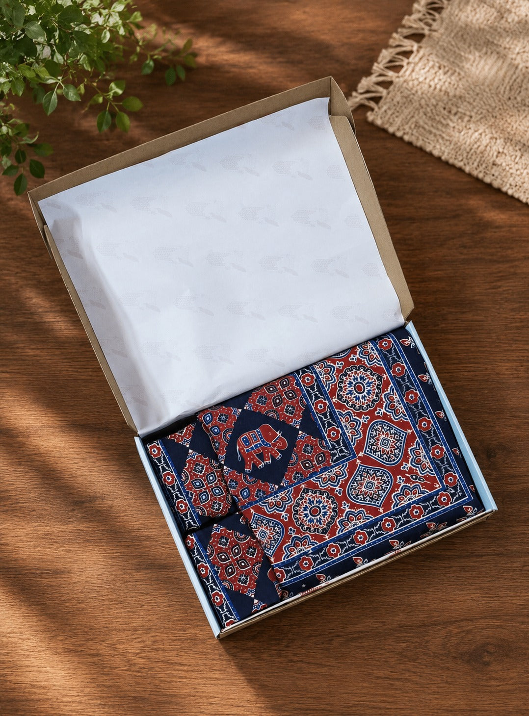 Bedsheet King Size Gift Box | 1 Ethnic Motifs Double Bedsheet with 2 Pillow Covers