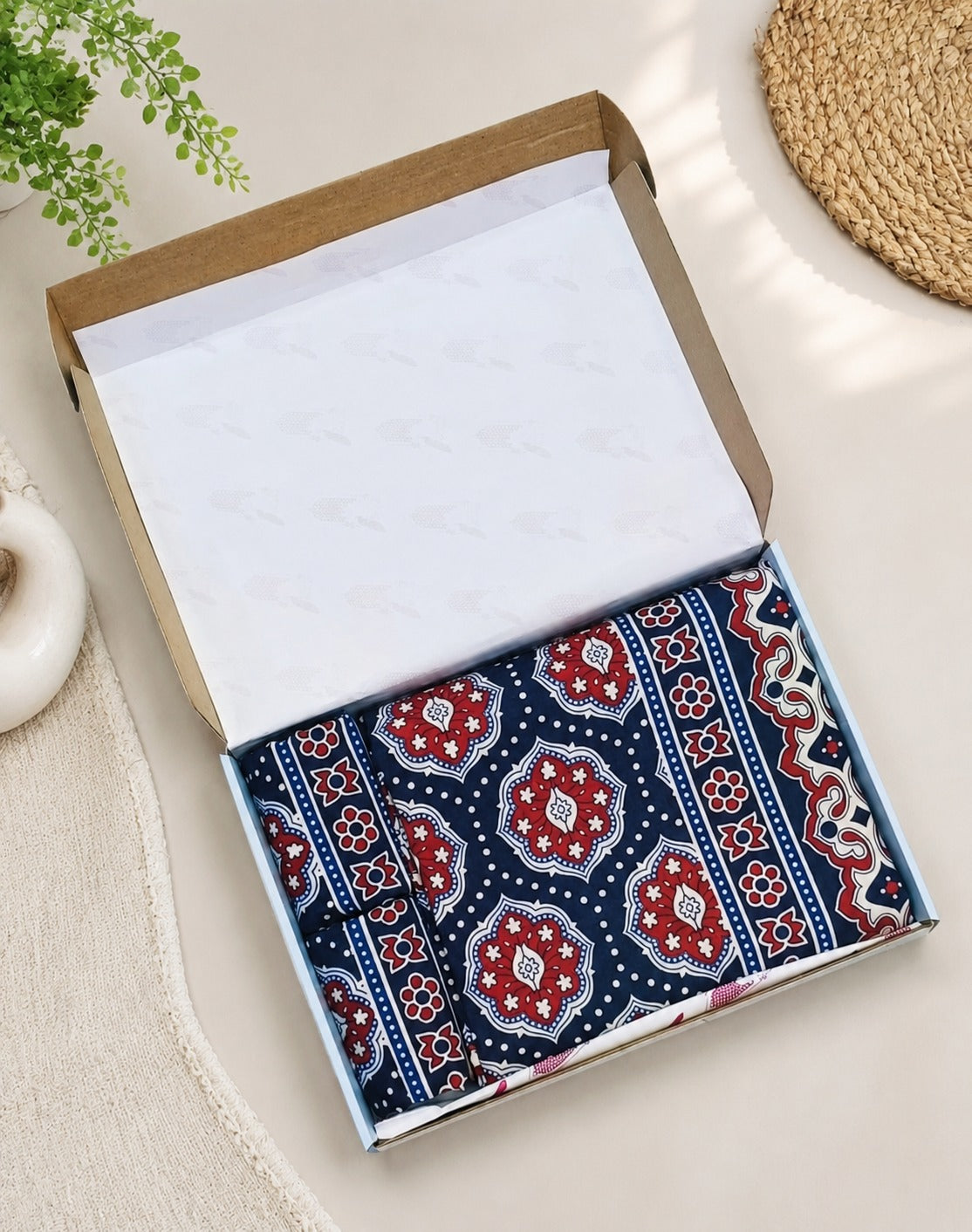Bedsheet King Size Gift Box | 1 Ethnic Motifs Double Bedsheet with 2 Pillow Covers