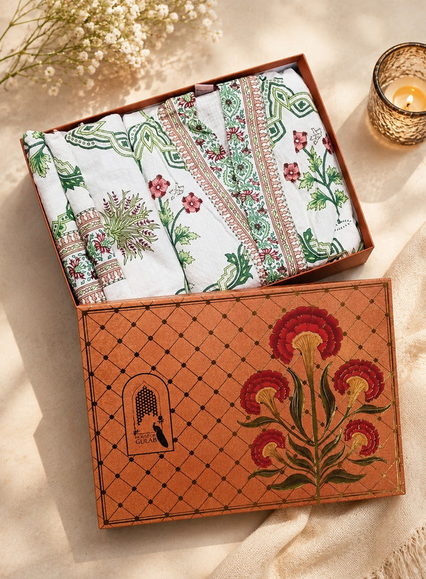 Gift Box – 1 Unisex Bathrobe, 1 Bath Towel, 2 hand Towels