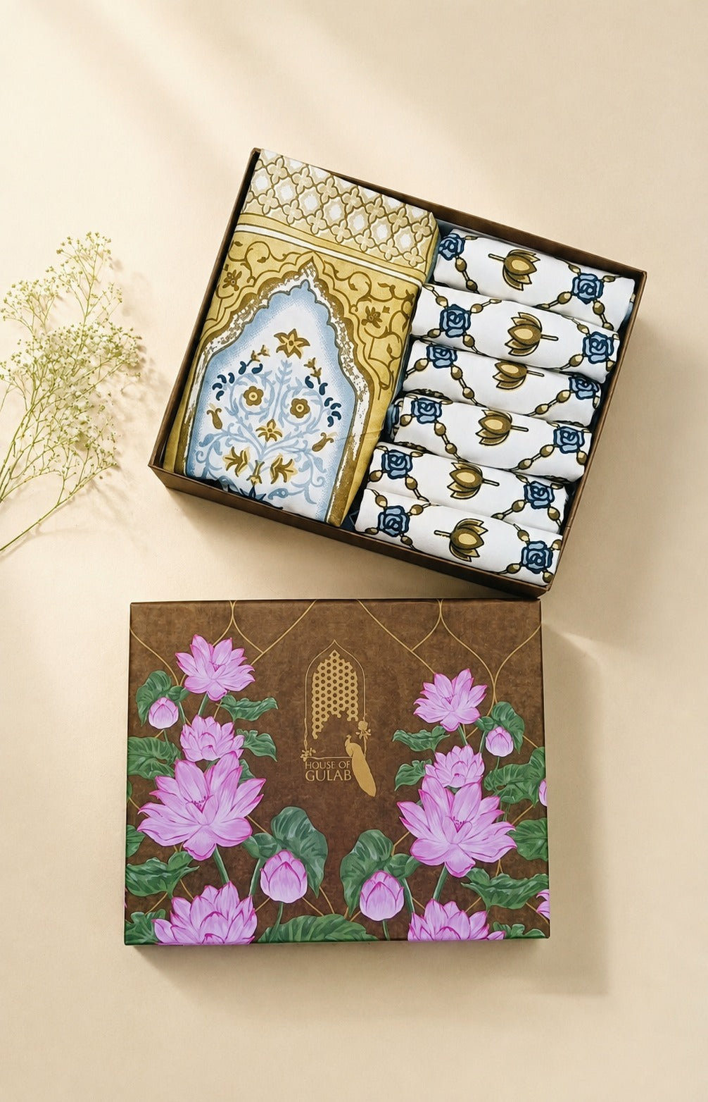 Gift Box with Handblock Printed Canvas Cotton Table Runner & Set Of 6 Mats,