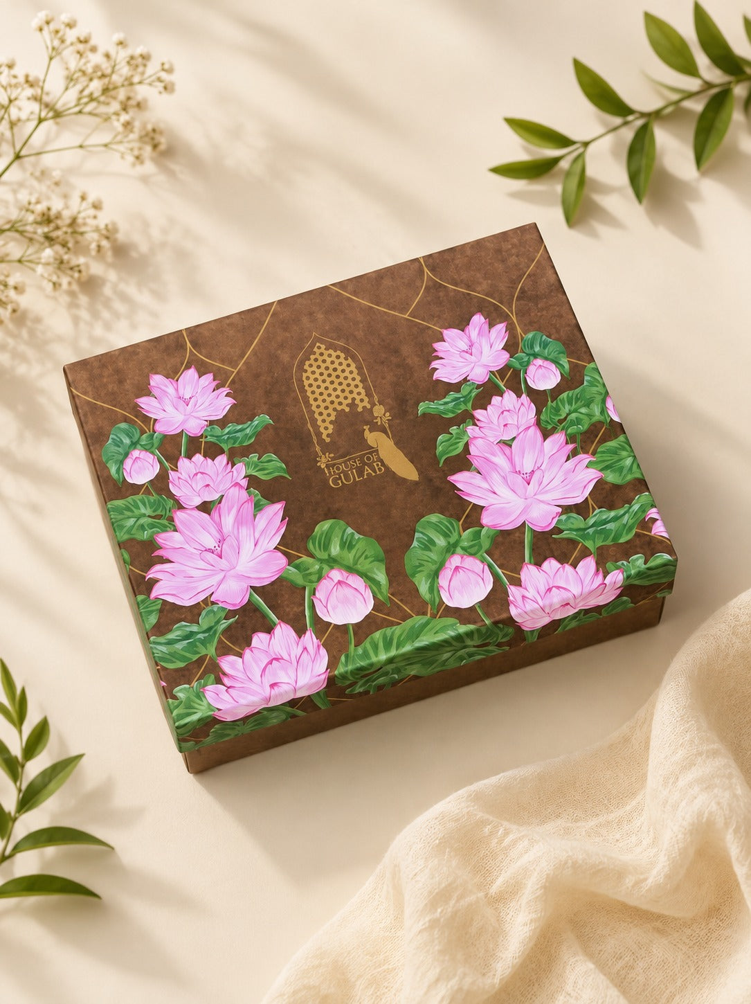 Gift Box with Handblock Printed Canvas Cotton Table Runner & Set Of 6 Mats,