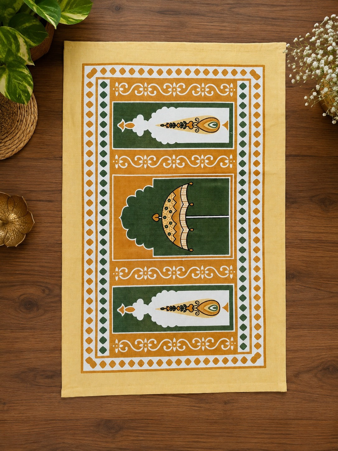 Gift Box with Handblock Printed Canvas Cotton Table Runner & Set Of 6 Mats