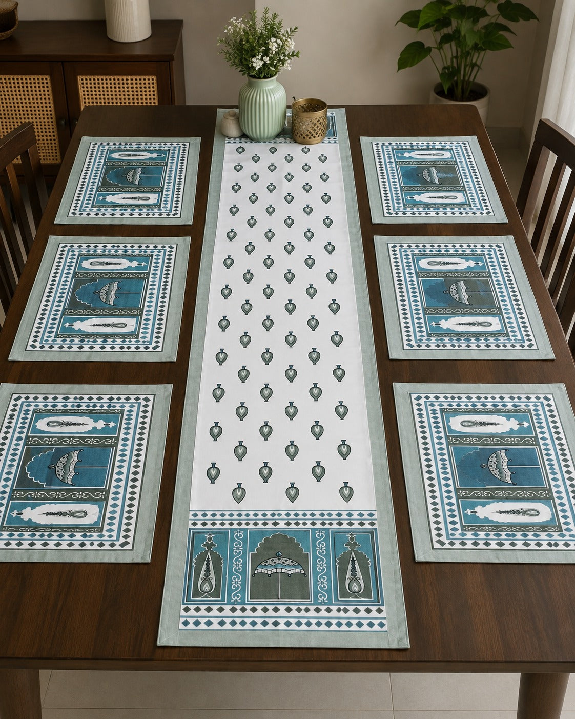 Gift Box with Handblock Printed Canvas Cotton Table Runner & Set Of 6 Mats