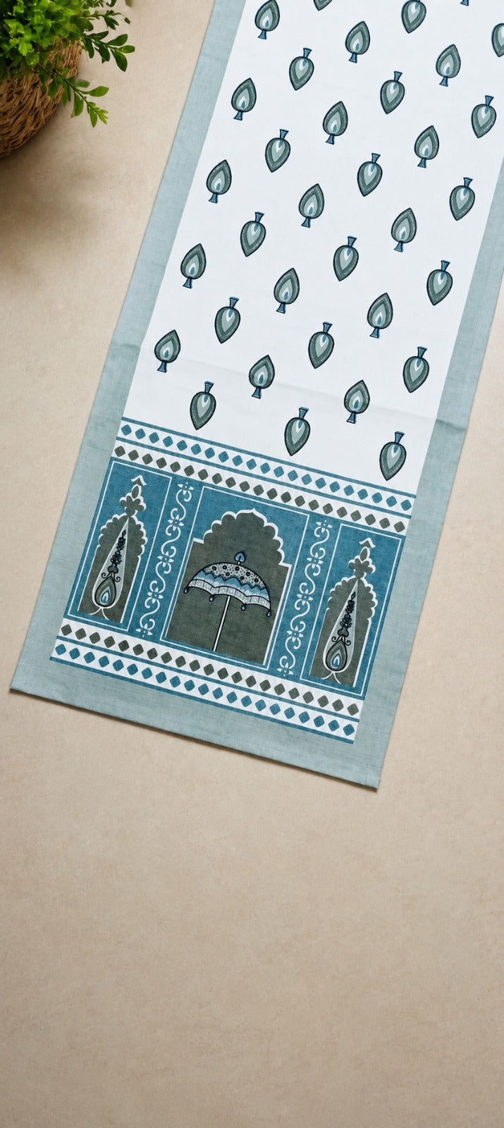 Gift Box with Handblock Printed Canvas Cotton Table Runner & Set Of 6 Mats