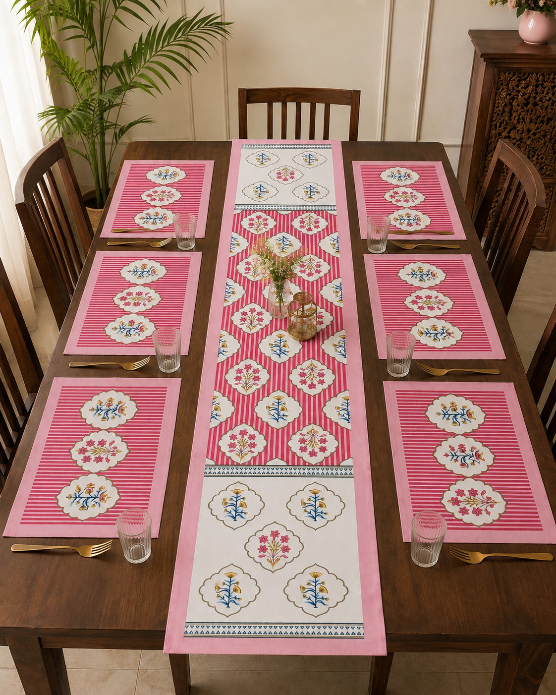 Gift Box with Handblock Printed Canvas Cotton Table Runner & Set Of 6 Mats