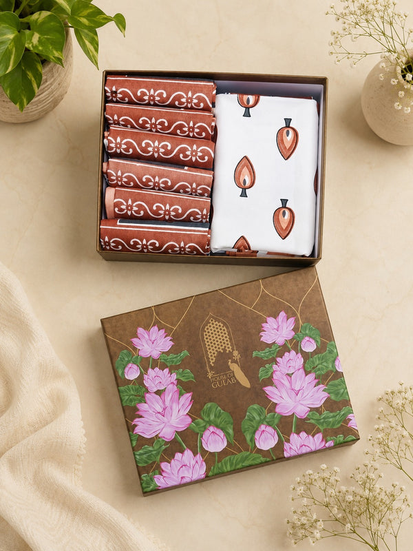 Gift Box with Handblock Printed Canvas Cotton Table Runner & Set Of 6 Mats