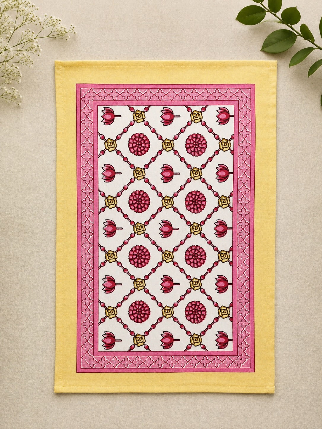 Gift Box with Handblock Printed Canvas Cotton Table Runner & Set Of 6 Mats