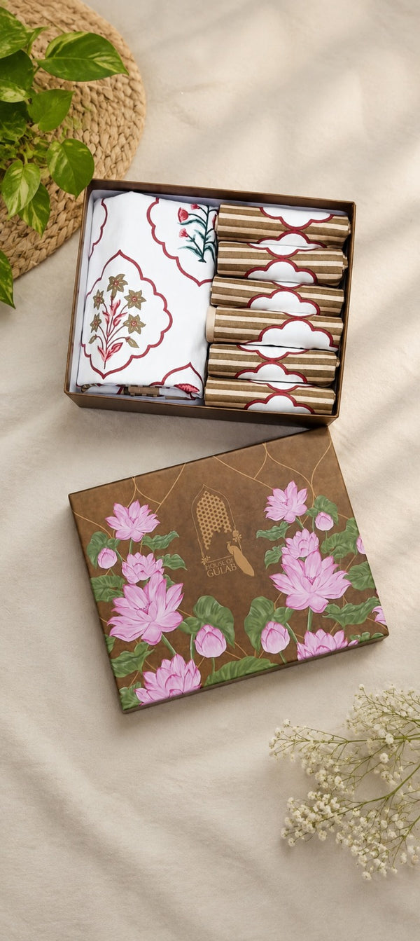 Gift Box with Handblock Printed Canvas Cotton Table Runner & Set Of 6 Mats