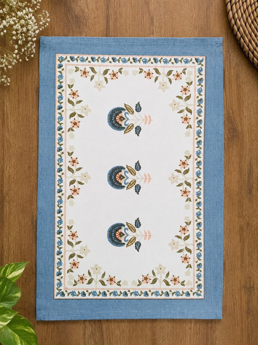 Gift Box with Handblock Printed Canvas Cotton Table Runner & Set Of 6 Mats