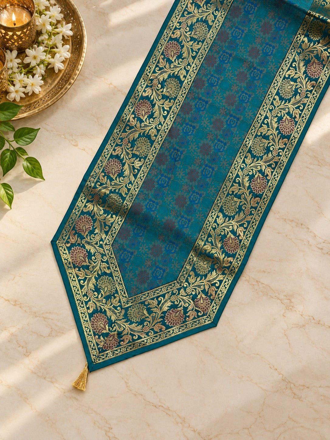 Gift Box with Banarasi Zari Table Runner, Set Of 6 Mats, 6 coaster