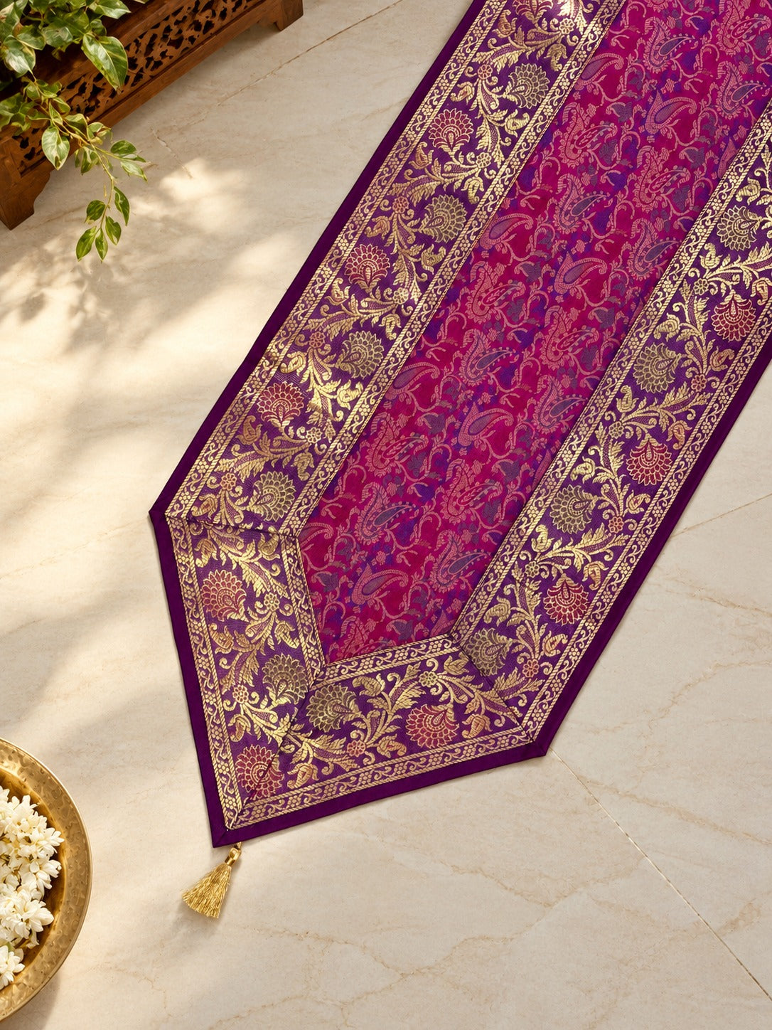 Banarasi Table Set with 1 Runner, 6 mats and 6 coasters