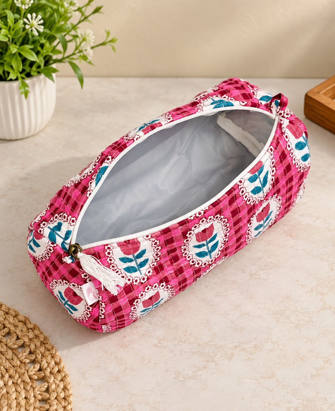 Set of 3 cosmetic bag/pouches with waterproof lining