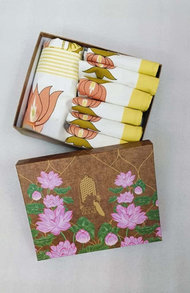 Diwali Gift Box with Handblock Printed Canvas Cotton Table Runner & Set Of 6 Mats