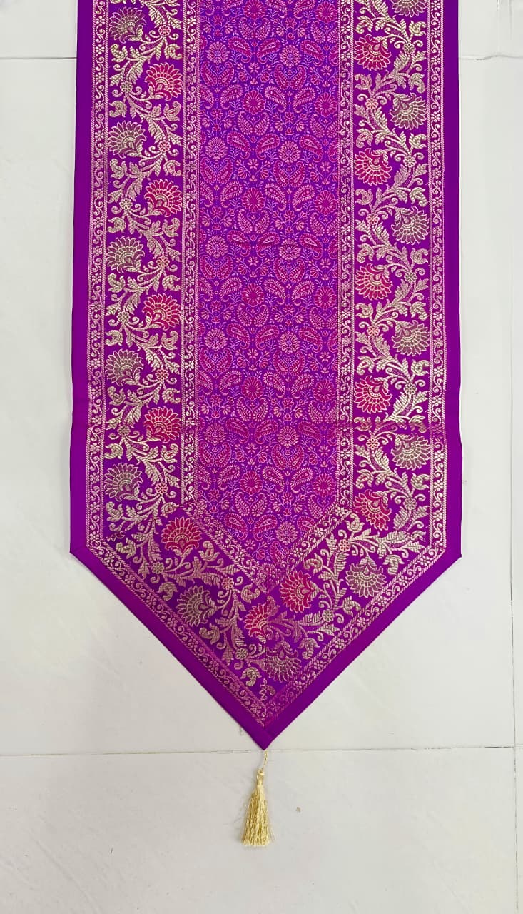 Banarasi Table Set with 1 Runner, 6 mats and 6 coasters