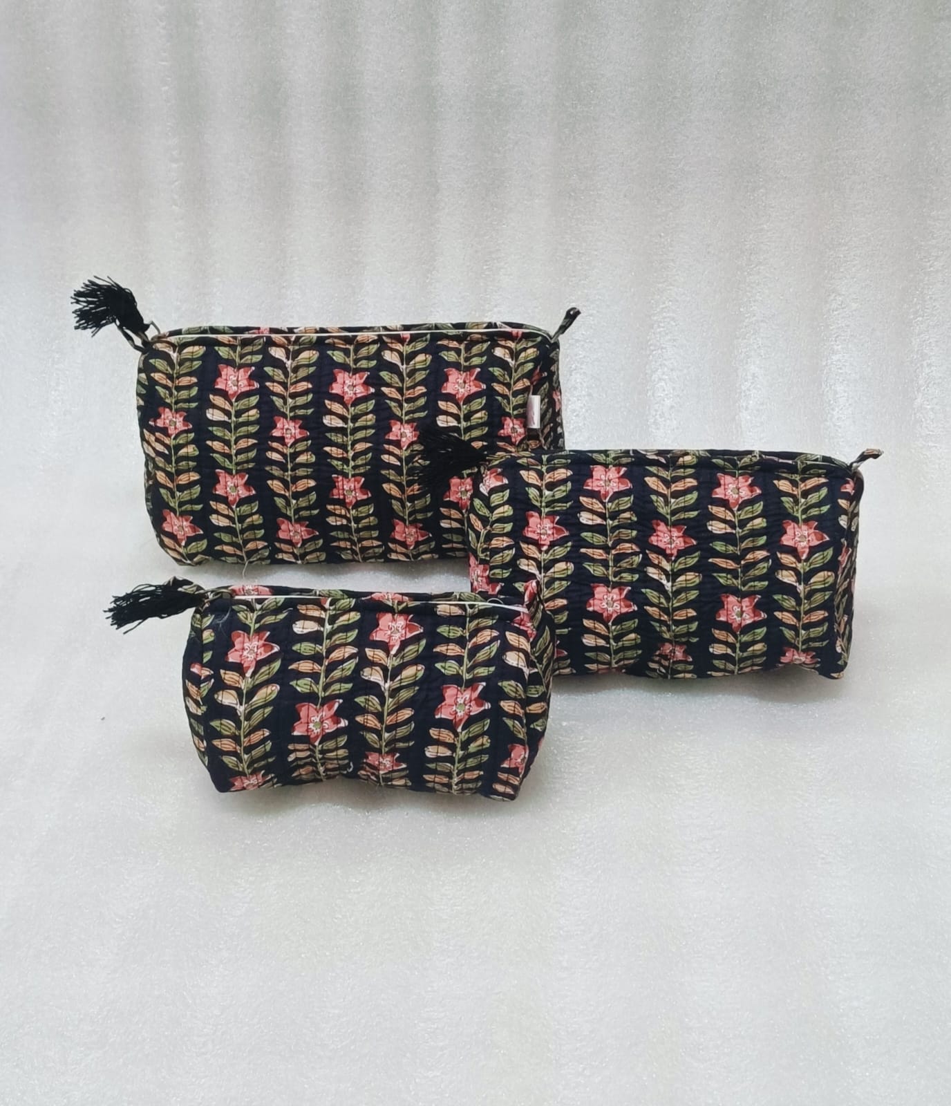 Set of 3 cosmetic bag/pouches with waterproof lining