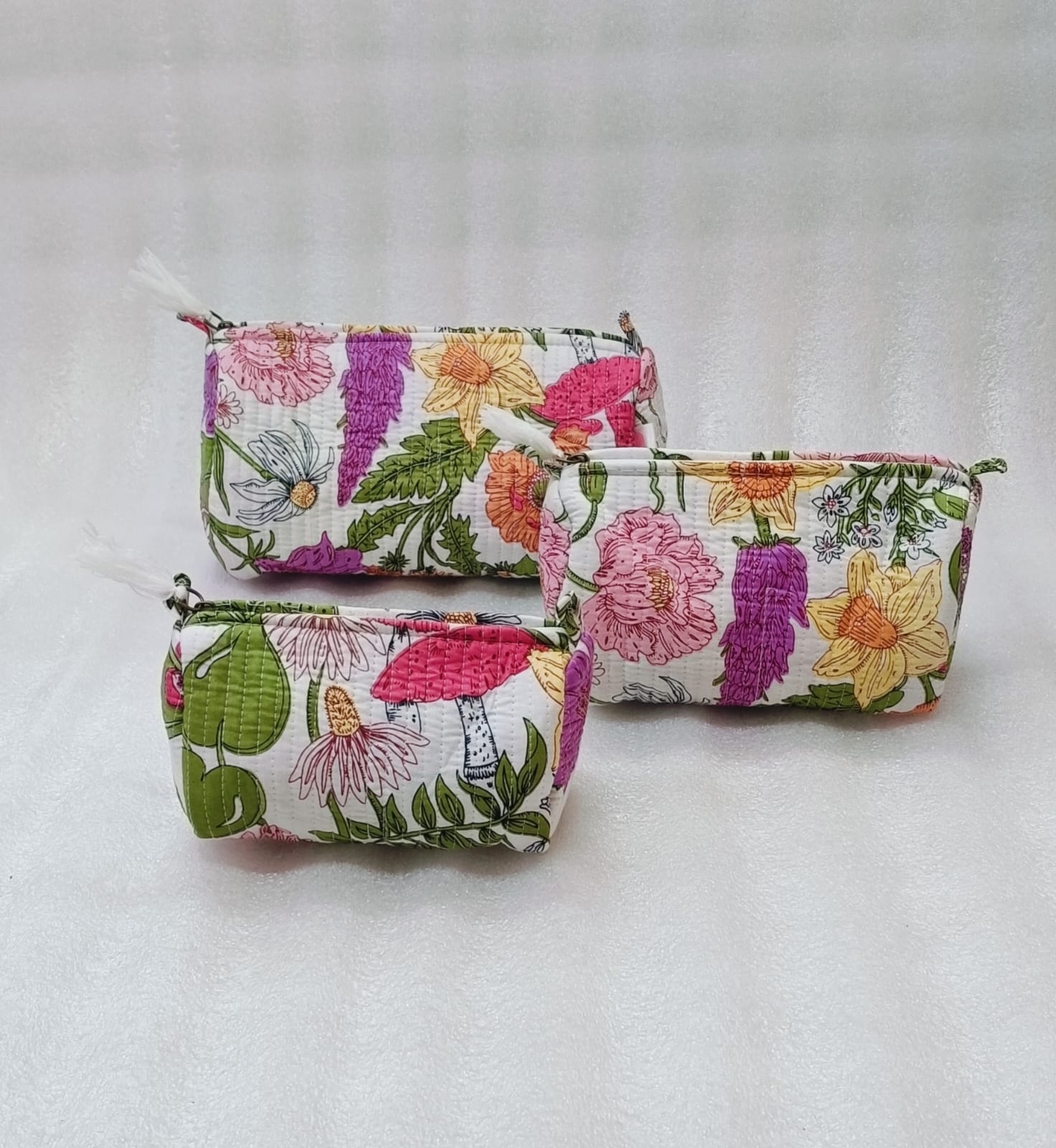 Set of 3 cosmetic bag/pouches with waterproof lining