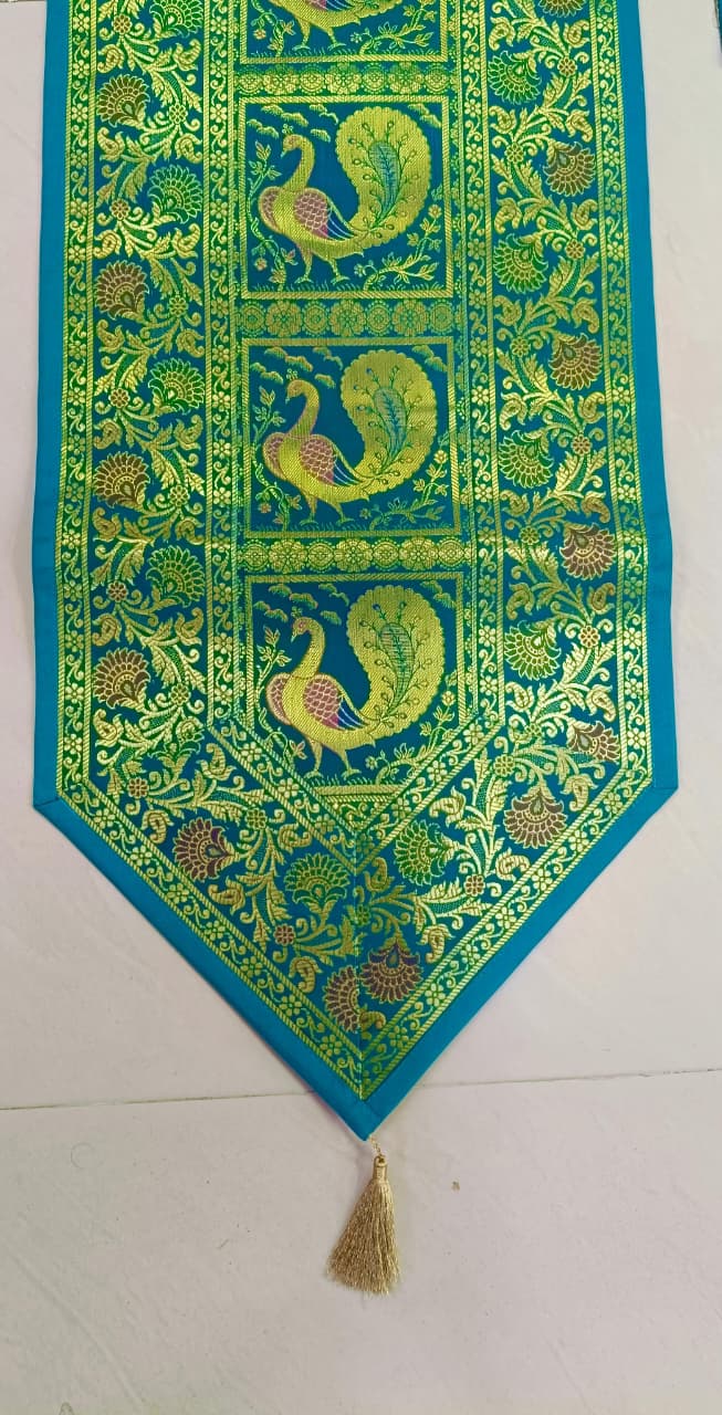 Gift Box with Banarasi Zari Table Runner, Set Of 6 Mats, 6 coaster