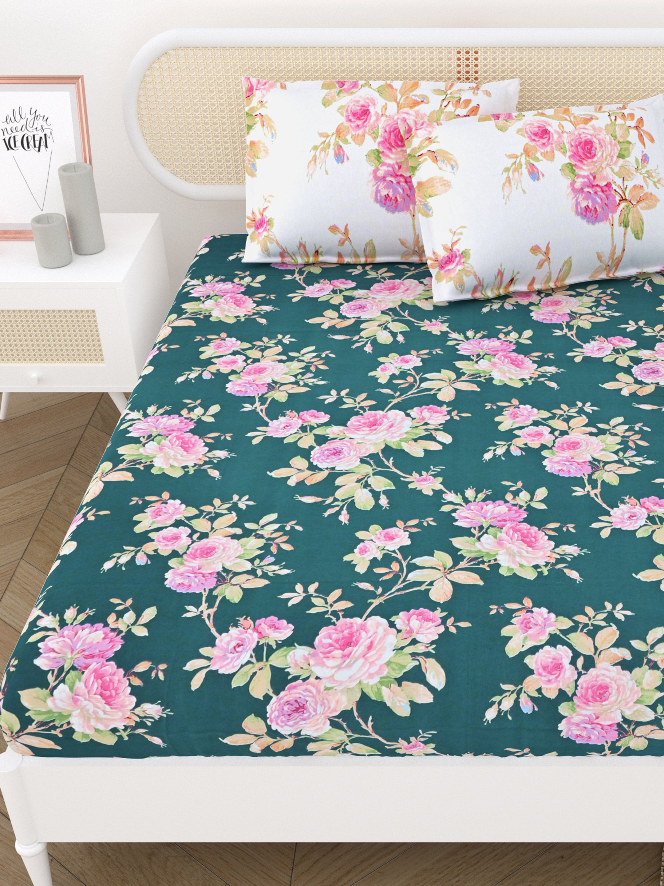 Double King Bedsheet with 2 Pillow Covers
