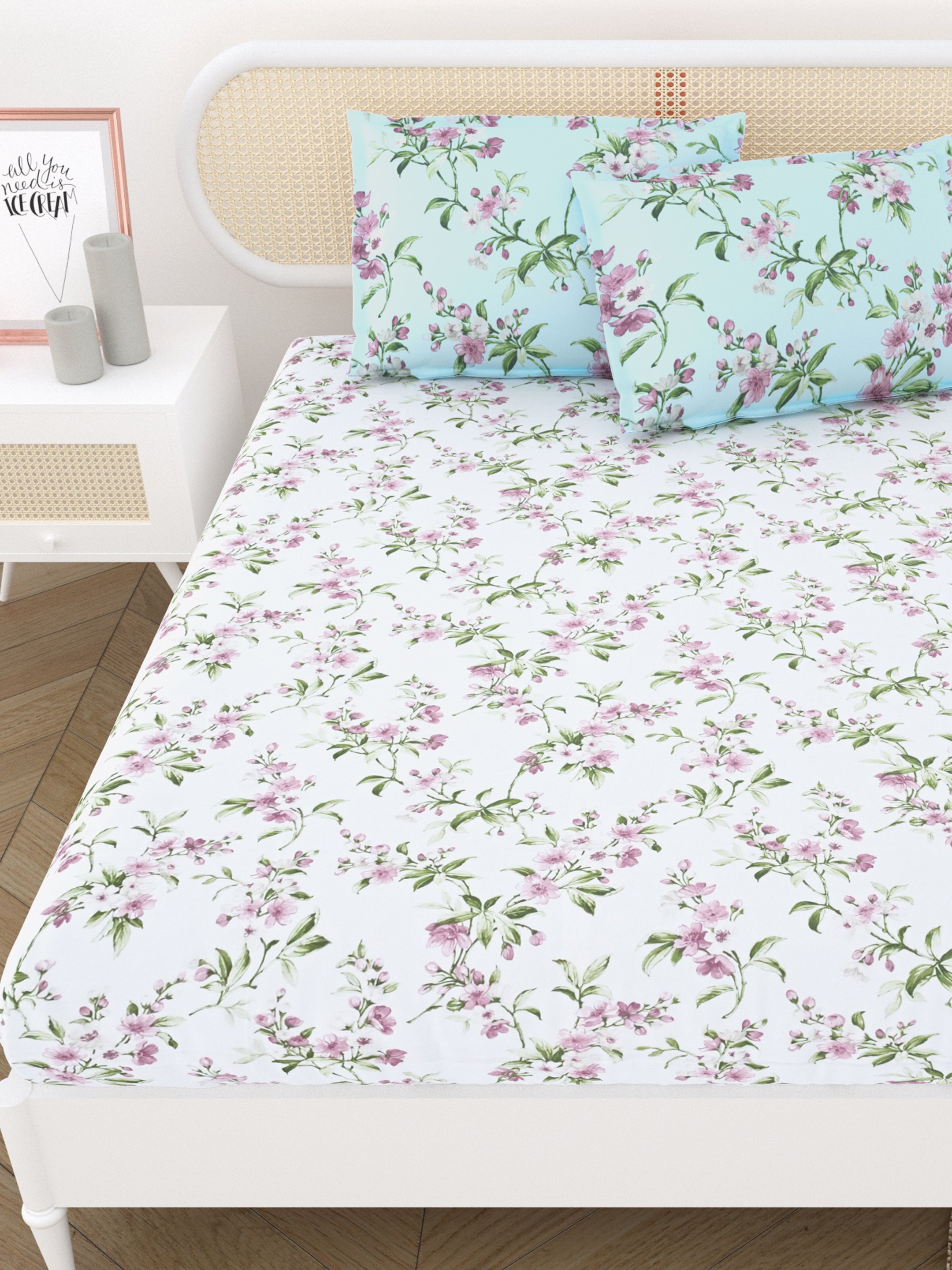 Double King Bedsheet with 2 Pillow Covers