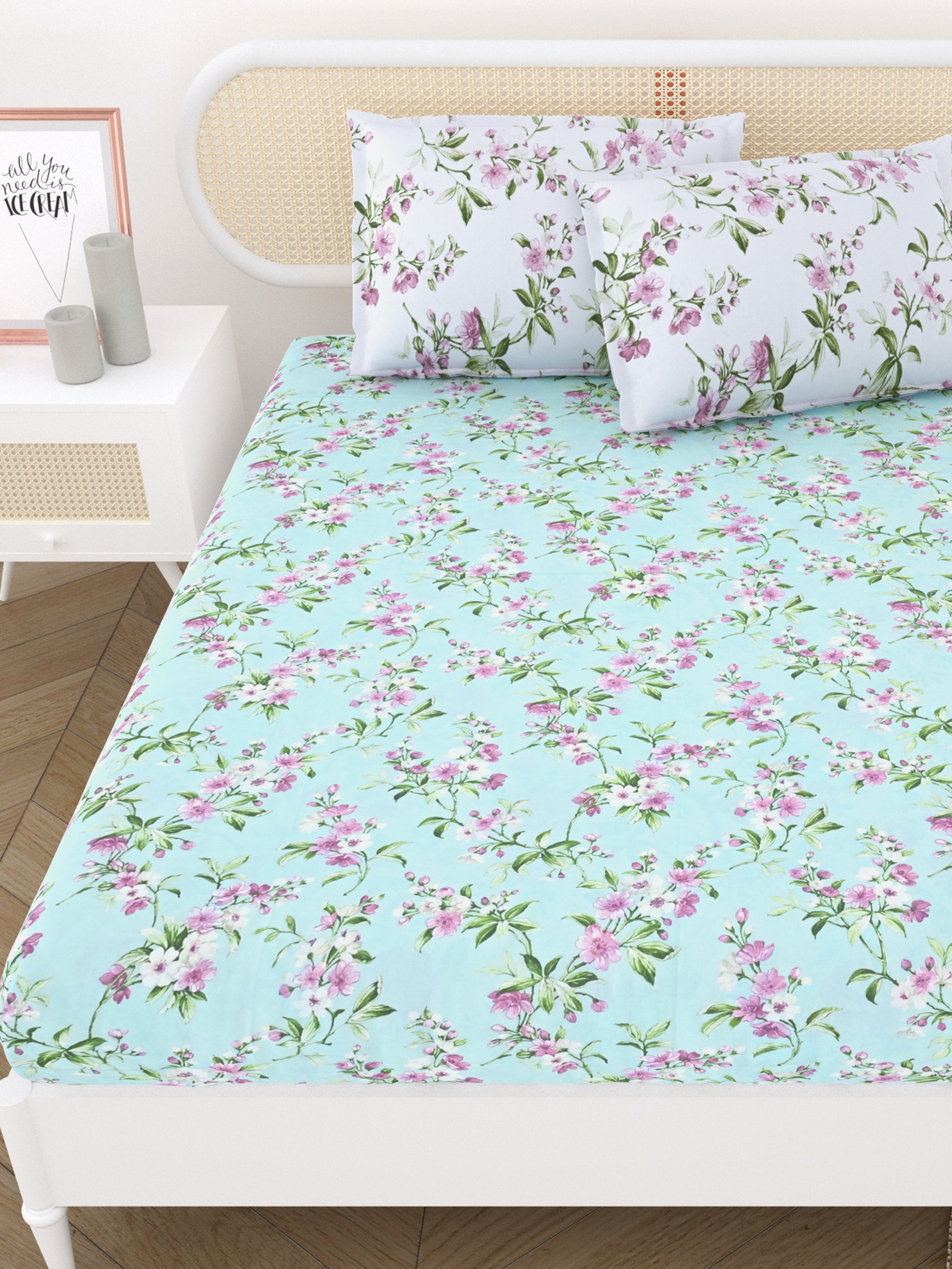 Double King Bedsheet with 2 Pillow Covers