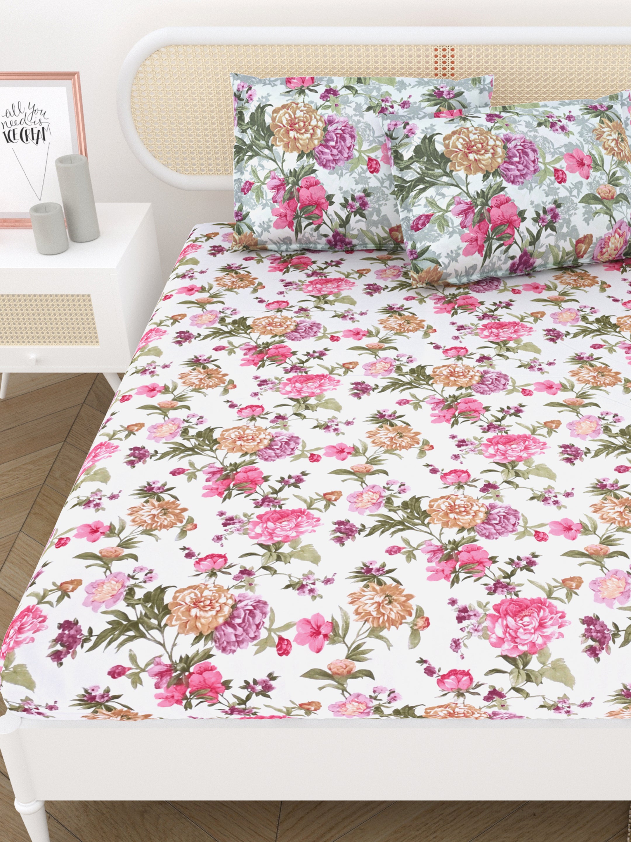 Double King Bedsheet with 2 Pillow Covers