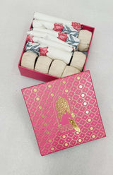 Gift Box with 6 Cotton napkin & wooden napkin rings
