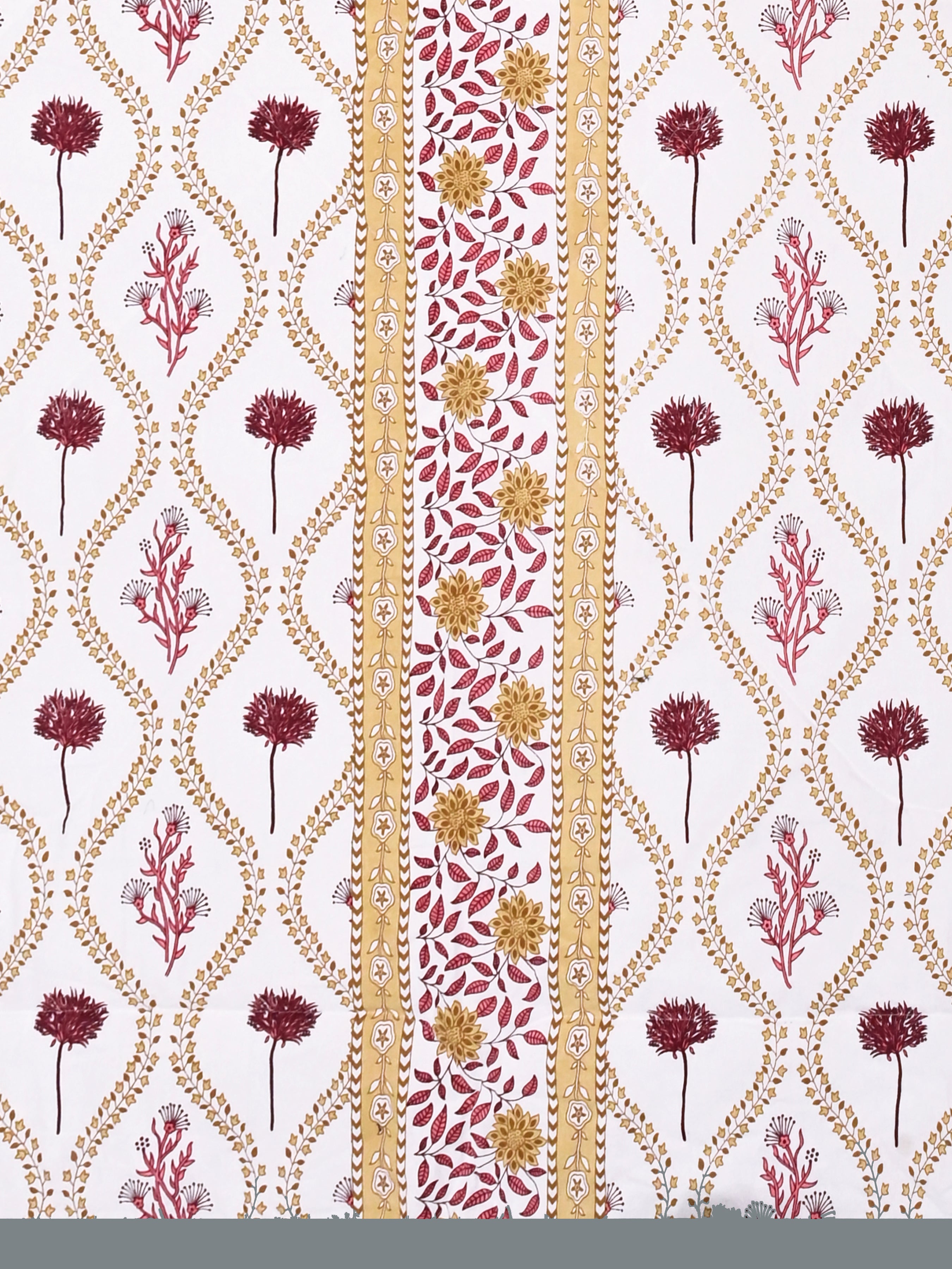 Floral Printed Bedding Set - 1 King Bedsheet, 1 Jaipuri Razai/Quilt, 2 Pillow Covers