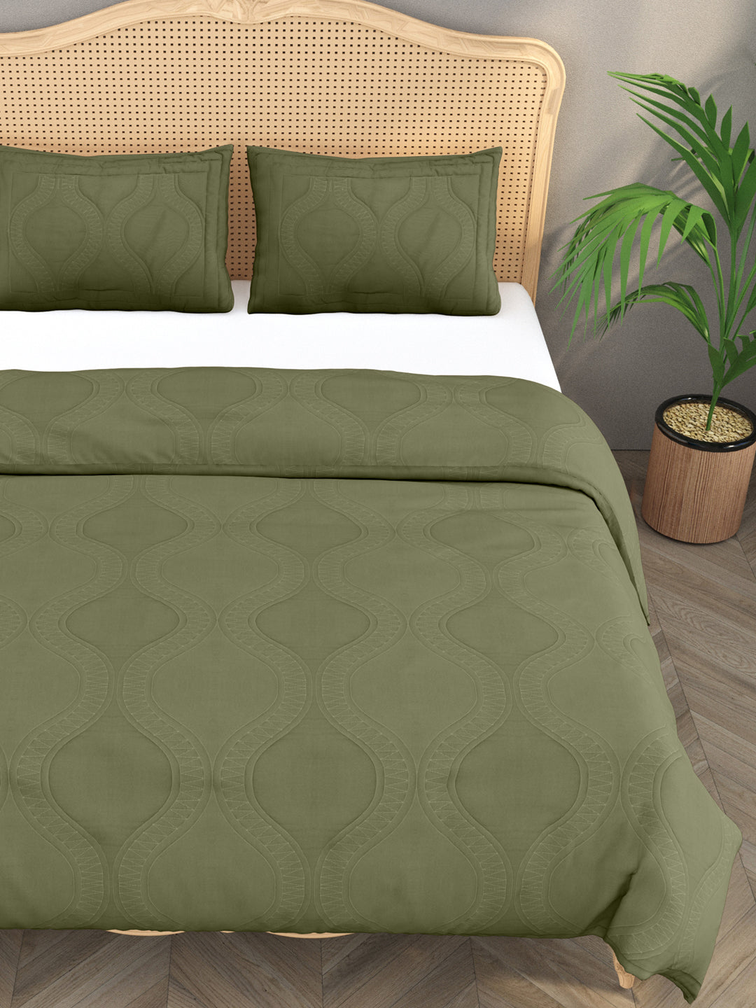 Cotton Quilted Reversible King Size Bedcover with 2 Pillow Covers