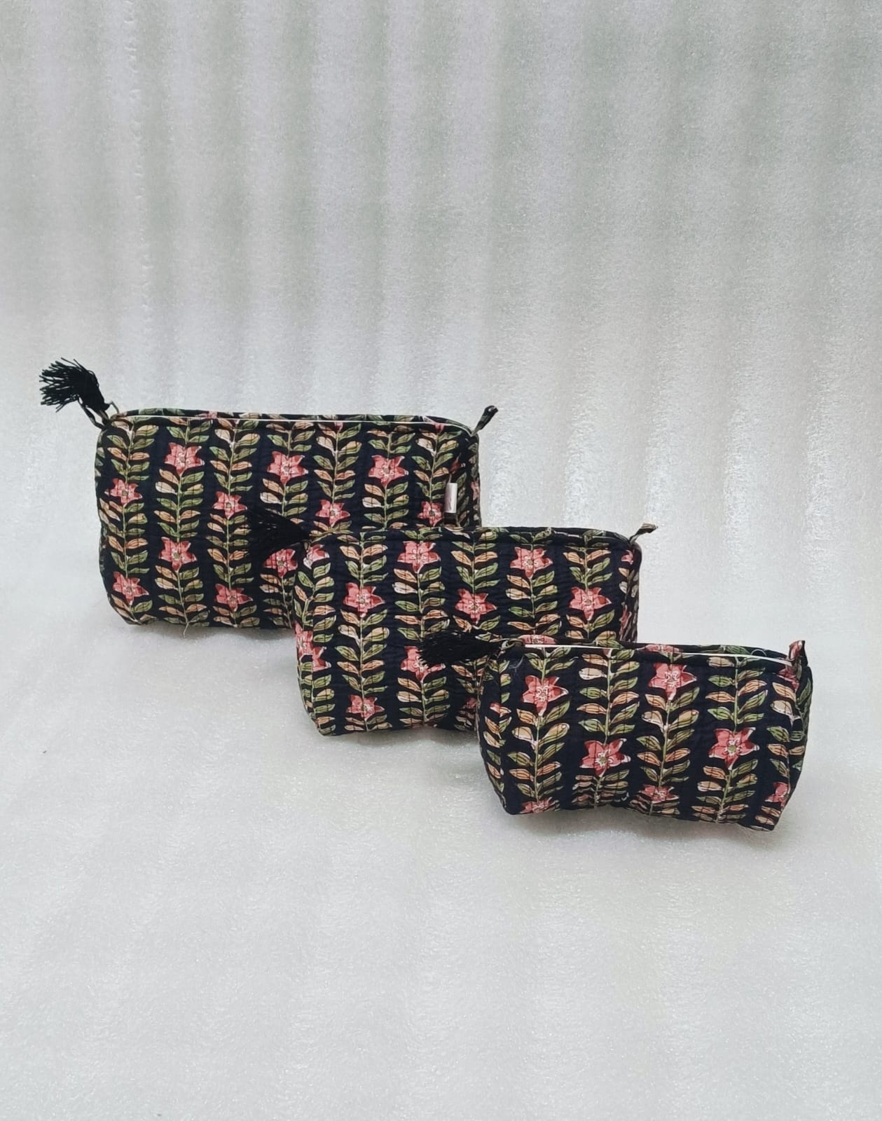 Set of 3 cosmetic bag/pouches with waterproof lining