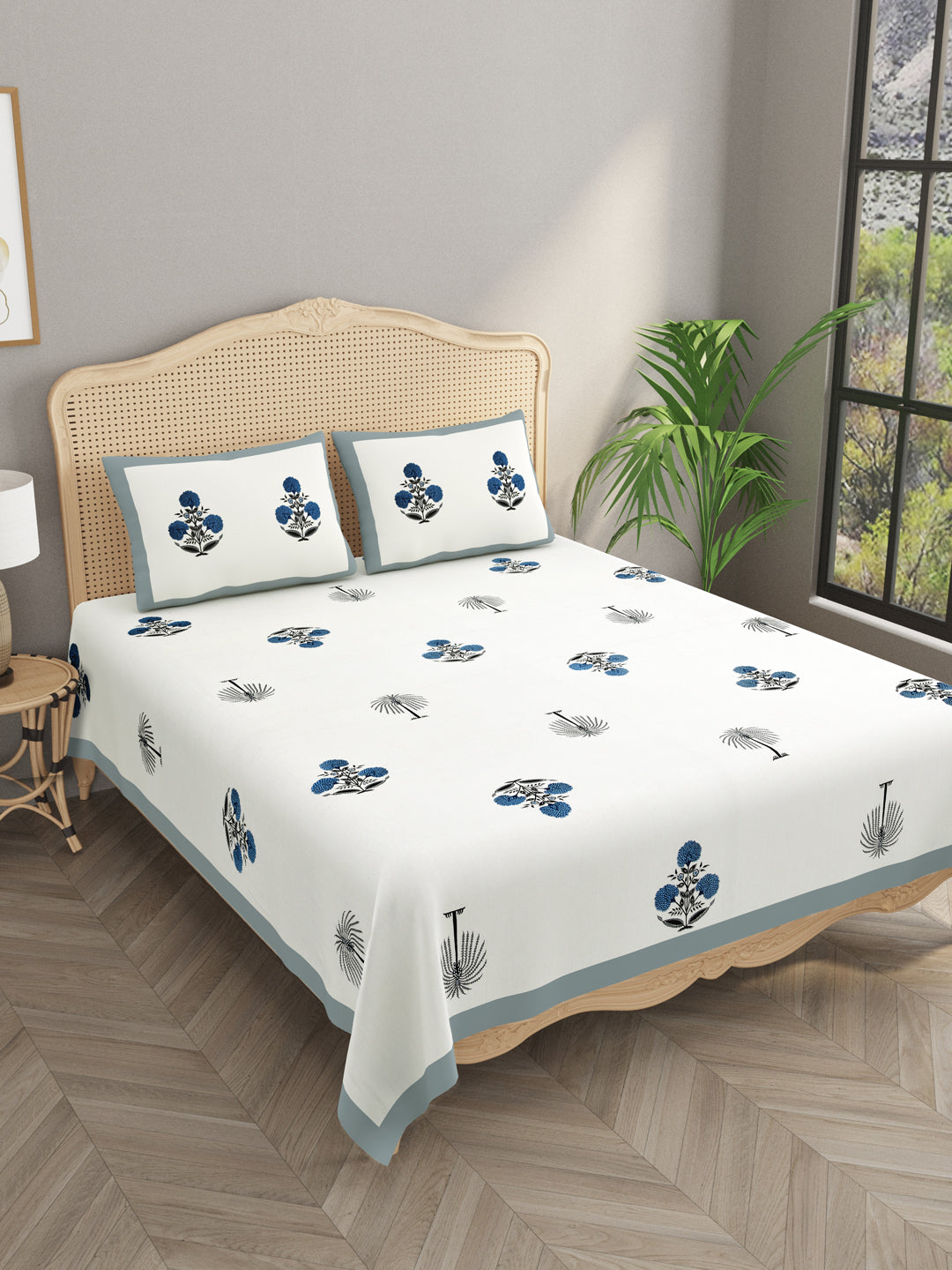 Double King Bedsheet with 2 Pillow Covers