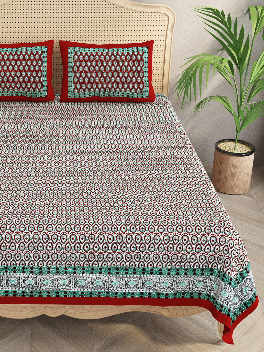 Floral Print Cotton Double King Bedsheet with 2 Pillow Covers