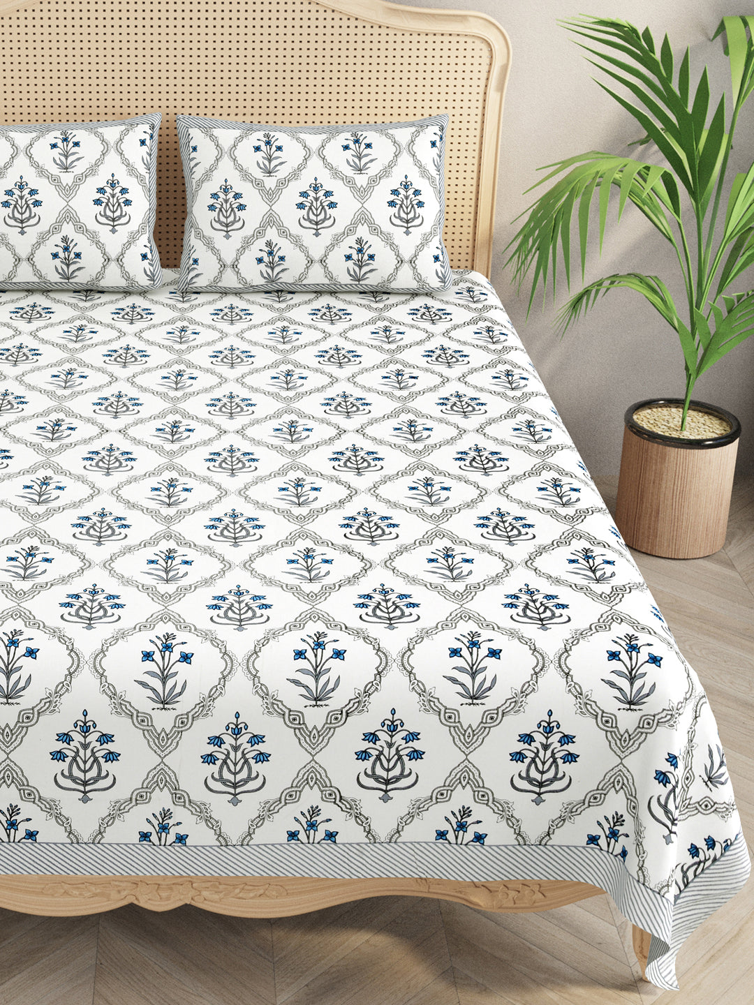 Double King Bedsheet with 2 Pillow Covers