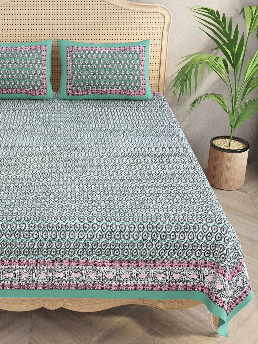 Floral Print Cotton Double King Bedsheet with 2 Pillow Covers