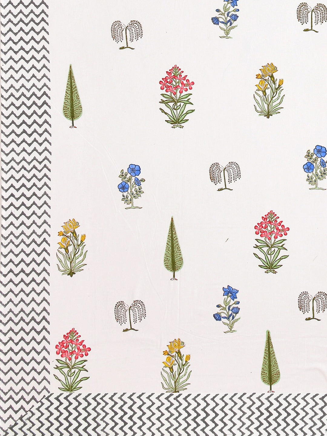Double King Floral Print Bedsheet with 2 Pillow Covers