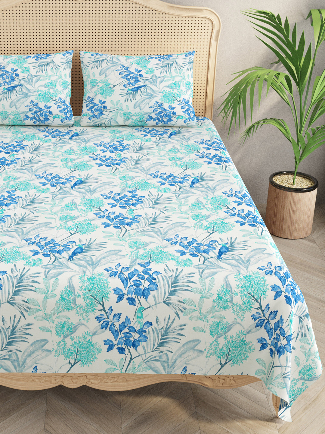 Floral Print Super King Cotton Bedsheet with 2 Pillow Covers